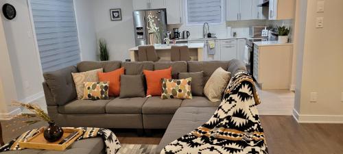 Joe & Aby's Luxury Getaway - 4 Bedrooms with 2 King & 2 Queen Beds