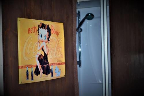 Φωτογραφία από το άλμπουμ του La Tiny House Terra Nostra σε Saint-Bazile