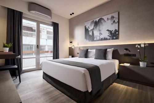 Athens Metropolitan Grand Residence