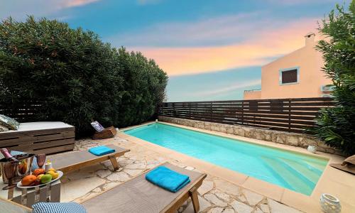Bazén v ubytování Apple Villas nebo v jeho okolí