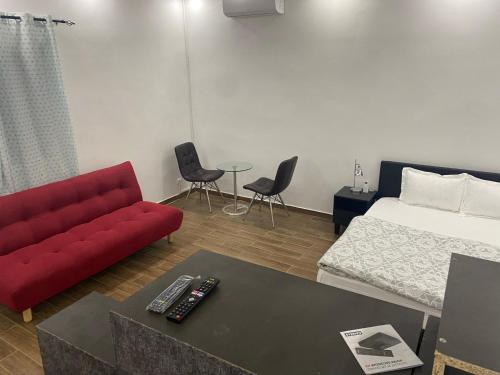 Ruang duduk di Charmant Studio front de terre Dakar