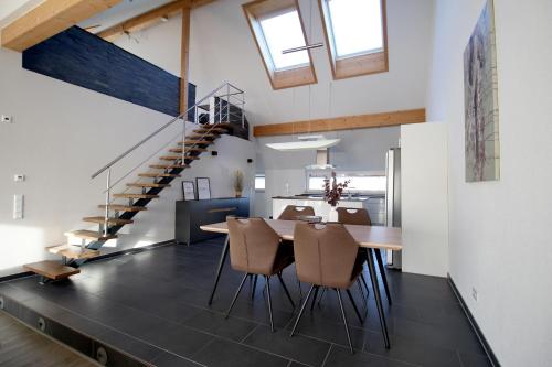 Afbeelding uit fotogalerij van Hochwertige Maisonette Wohnung - Boardinghouse Gottmadingen in Gottmadingen