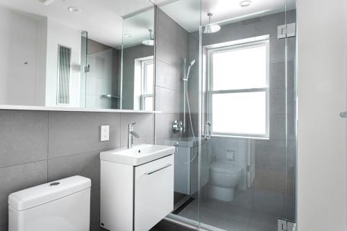 Koupelna v ubytování 1BR Minutes from Union Sq Porter Sq Davis Sq BOS-338