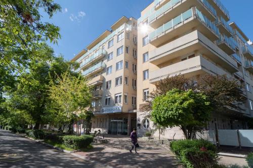 Budova, v ktorej sa apartmánový hotel nachádza