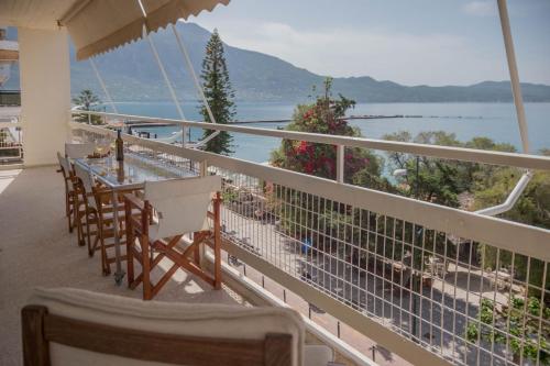 Foto dalla galleria di Seafront Apartment Grace a Kalamáta