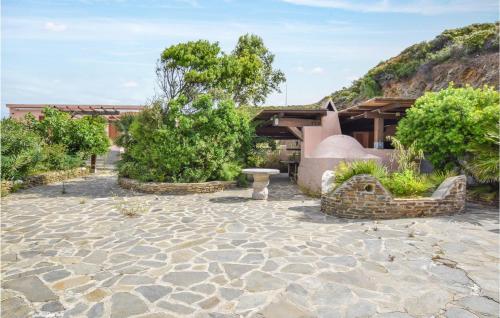 Beautiful home in Argentiera with 3 Bedrooms and WiFi