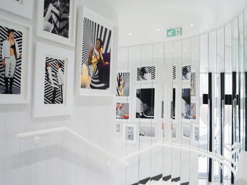 Gallery image of Hotel Ekta Champs Elysées in Paris