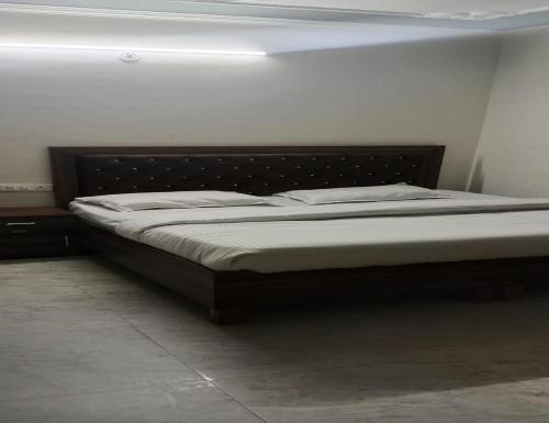 Katil atau katil-katil dalam bilik di Hotel Star View, Dehradun