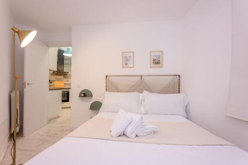For Your Rentals Título Moderno y elegante apartamento TEMPORAL en barrio Ibiza MEN300