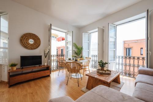 Hostly Rivero 2A Center loft-Fibre-communal terrace-Parking Optional-CLess