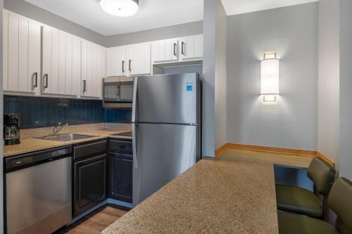 Η κουζίνα ή μικρή κουζίνα στο Staybridge Suites Columbus-Dublin by IHG