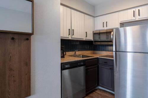 Η κουζίνα ή μικρή κουζίνα στο Staybridge Suites Columbus-Dublin by IHG