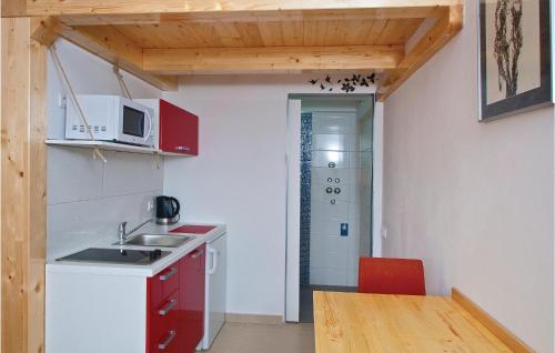 Amazing Apartment In Pula With Kitchen