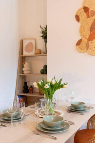 メスにあるBohemian Bakoua & Chesterfield Cottage, hyper-centreのギャラリーの写真