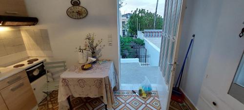 Η κουζίνα ή μικρή κουζίνα στο Christin P. Cute home with patio