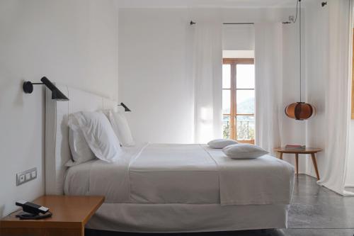 Postel nebo postele na pokoji v ubytování Son Brull Hotel & Spa