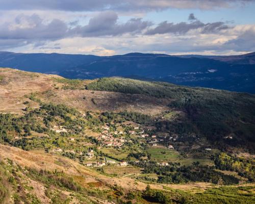 Gallery image of Mountain Log Cabin O Lobo in Cabeceiras de Basto