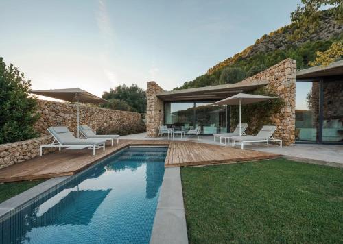 Bazén v ubytování Son Brull Hotel & Spa nebo v jeho okolí