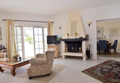 Villa Casa Tulipa Sleeps 4 with Pool Garden & A c