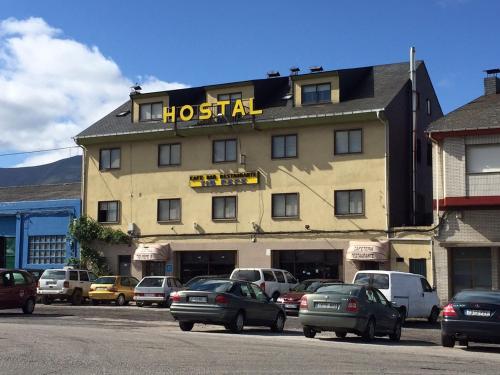 Edificio en el que se encuentra el hostal o pensión