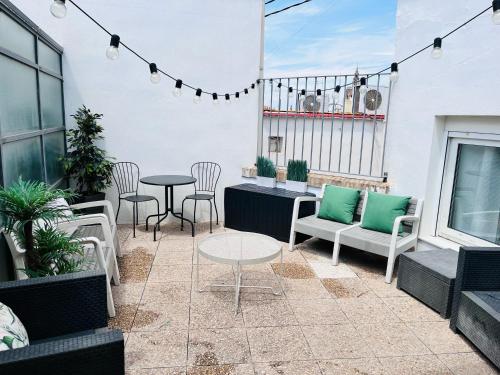 Travel Habitat Ático Calle Comedias, Valencia – Bijgewerkte ...