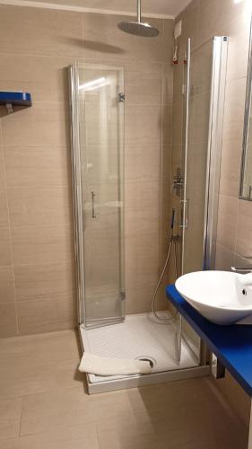 Ένα μπάνιο στο Roma Hotel