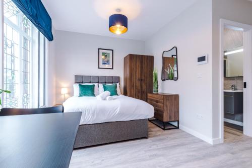 Stylish, Central and Spacious Apartments in Southport