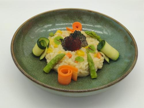 ホテルの敷地内または近くでの食事または食べ物