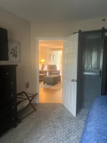 Ένα ή περισσότερα κρεβάτια σε δωμάτιο στο River Place Condos #605 2BD