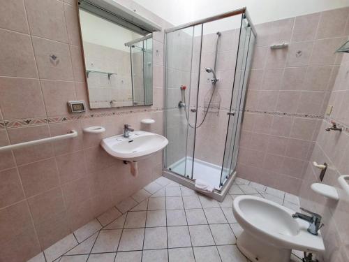 Ein Badezimmer in der Unterkunft Maridea - Appartamenti Via Dante