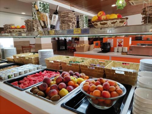 a buffet with many different types of fruits and vegetables at Inter 2 in Salou
