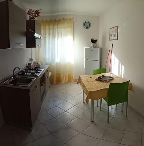 Η κουζίνα ή μικρή κουζίνα στο TIGLI