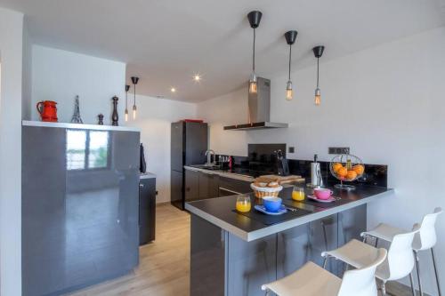 Galeriebild der Unterkunft Maison provençale style archi 100 M² clim parking in Éguilles