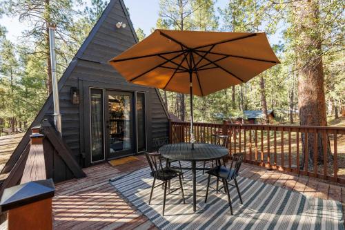 Charming Cabin in Pine with Fire Pit and Hot Tub!