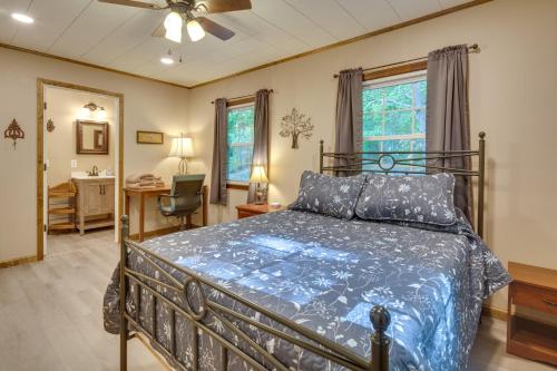 Imagen de la galería de Pet-Friendly Saluda Home with Mountain Views!, en Saluda