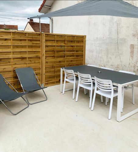 Photo de la galerie de l'établissement Maison climatisée toute équipée, à Montchanin