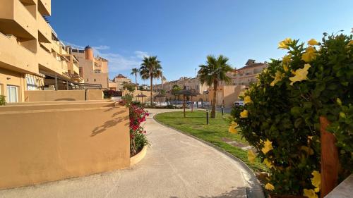 Studio "MOSAICO" WITH PARKING, AIR CONDITIONER, POOL, FIBRE OPTIC 600mb INCLUDED