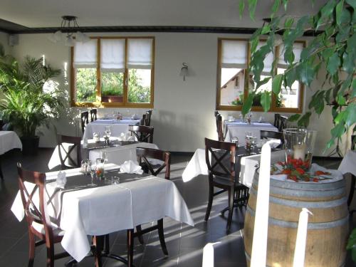 Un restaurant sau alt loc unde se poate mânca la Hotel Restaurant Alpenblick