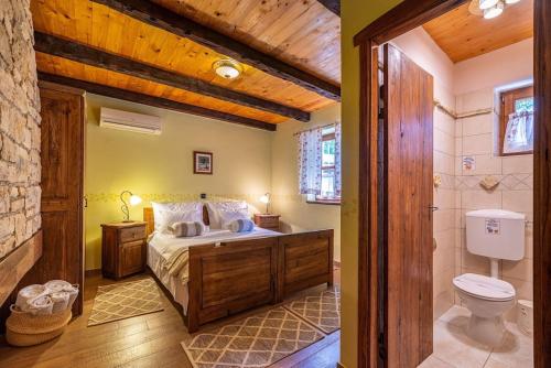 Koupelna v ubytování Villa Gora
