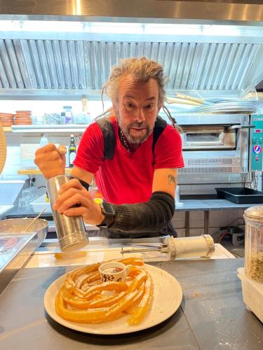 Jídlo v hostelu nebo okolí