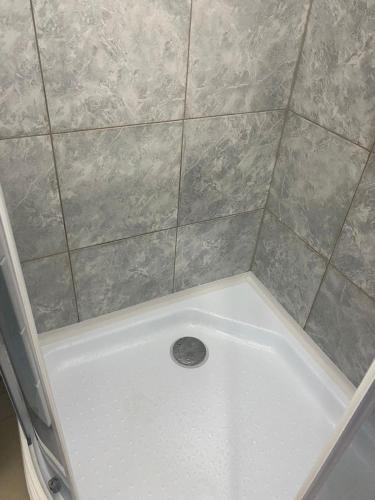 Ένα μπάνιο στο KASPI HOSTEl