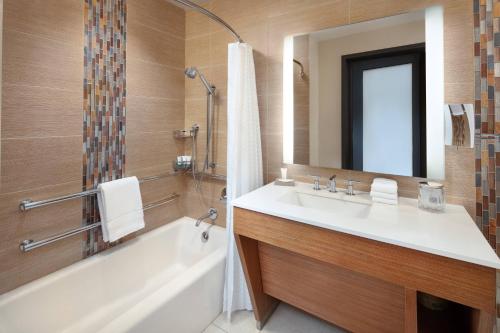 Un baño de The Westin Buffalo