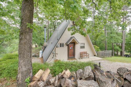 Lake Hamilton Cabin Boating Getaway! – Photos 3