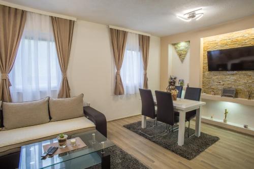 Μια τηλεόραση ή/και κέντρο ψυχαγωγίας στο Vacation Home Danilo