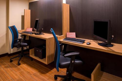 TV o dispositivi per l'intrattenimento presso TownePlace Suites by Marriott Charleston-West Ashley