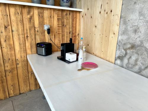 Idyllischer Bauernhof mit Charmeにあるコーヒーまたはお茶