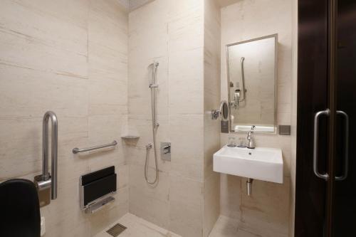 Ένα μπάνιο στο Four Points by Sheraton Seoul Gangnam