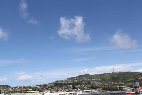 a view of a city with mountains in the background at Best Western Wellington in Wellington