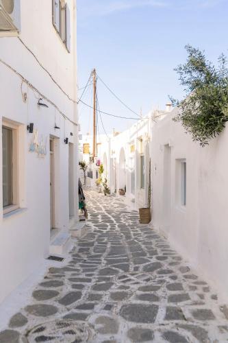 Brand New Cozy Studio with Balcony at the center of Naousa