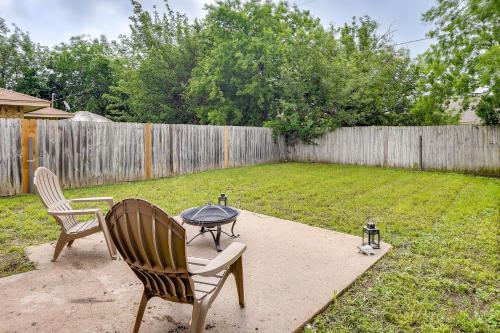 Gallery image of 3 Mi to Dtwn Waxahachie Townhome with Fire Pit in Waxahachie